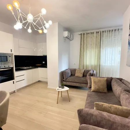 Cozy Family Near Pazari I Ri 2-bedroom Stayin * טיראנה