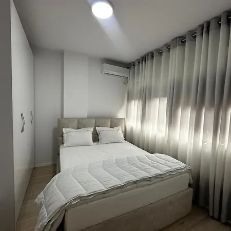 Cozy Family Near Pazari I Ri 2-bedroom Stayin * טיראנה