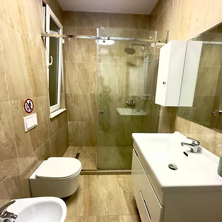 Cozy Family Near Pazari I Ri 2-bedroom Stayin Apartment *
