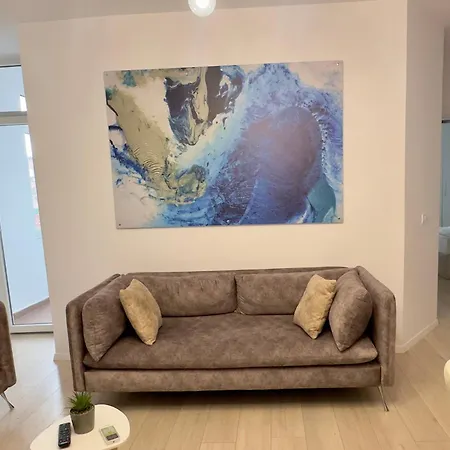 דירה Cozy Family Near Pazari I Ri 2-bedroom Stayin
